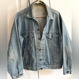 Levi’s trucker jacket
